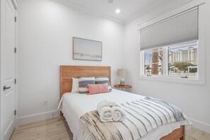 5 bedrooms, iron/ironing board, free WiFi, bed sheets
