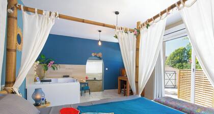 Apartment with Jacuzzi 40m2 four-poster bed