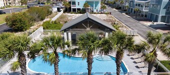 "Casa Bella" Stunning Water Views! Pool Hot Tub, Free Golf Cart