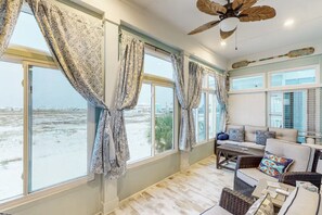 Smart TV, fireplace, DVD player