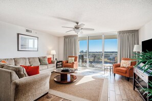 Smart TV, DVD player - Yacht Club Villas #2-803 Beautiful Waterway View! (North Myrtle Beach)