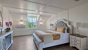 9 bedrooms, desk, iron/ironing board, travel crib