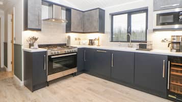 Fridge, dishwasher, electric kettle, toaster