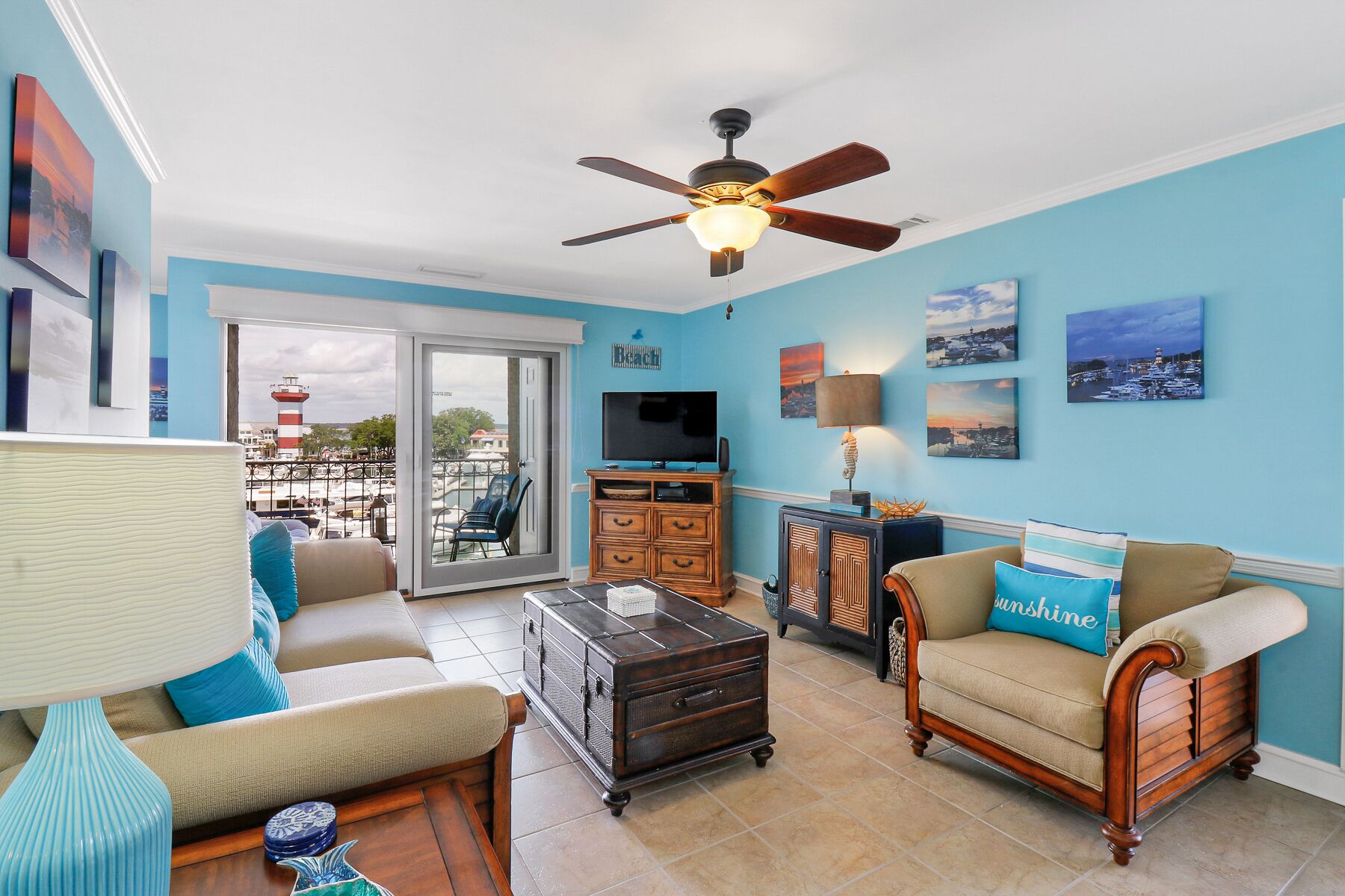 Penthouse 3 bed villa overlooking the World famous Harbour Town Yacht Basin