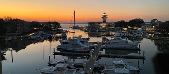 Penthouse 3 bed villa overlooking the World famous Harbour Town Yacht Basin