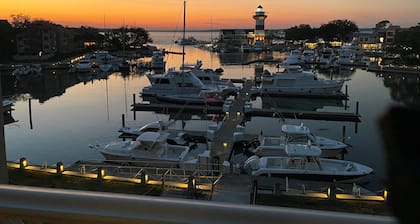 Penthouse 3 bed villa overlooking the World famous Harbour Town Yacht Basin