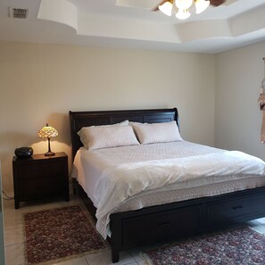 3 bedrooms, desk, iron/ironing board, travel cot