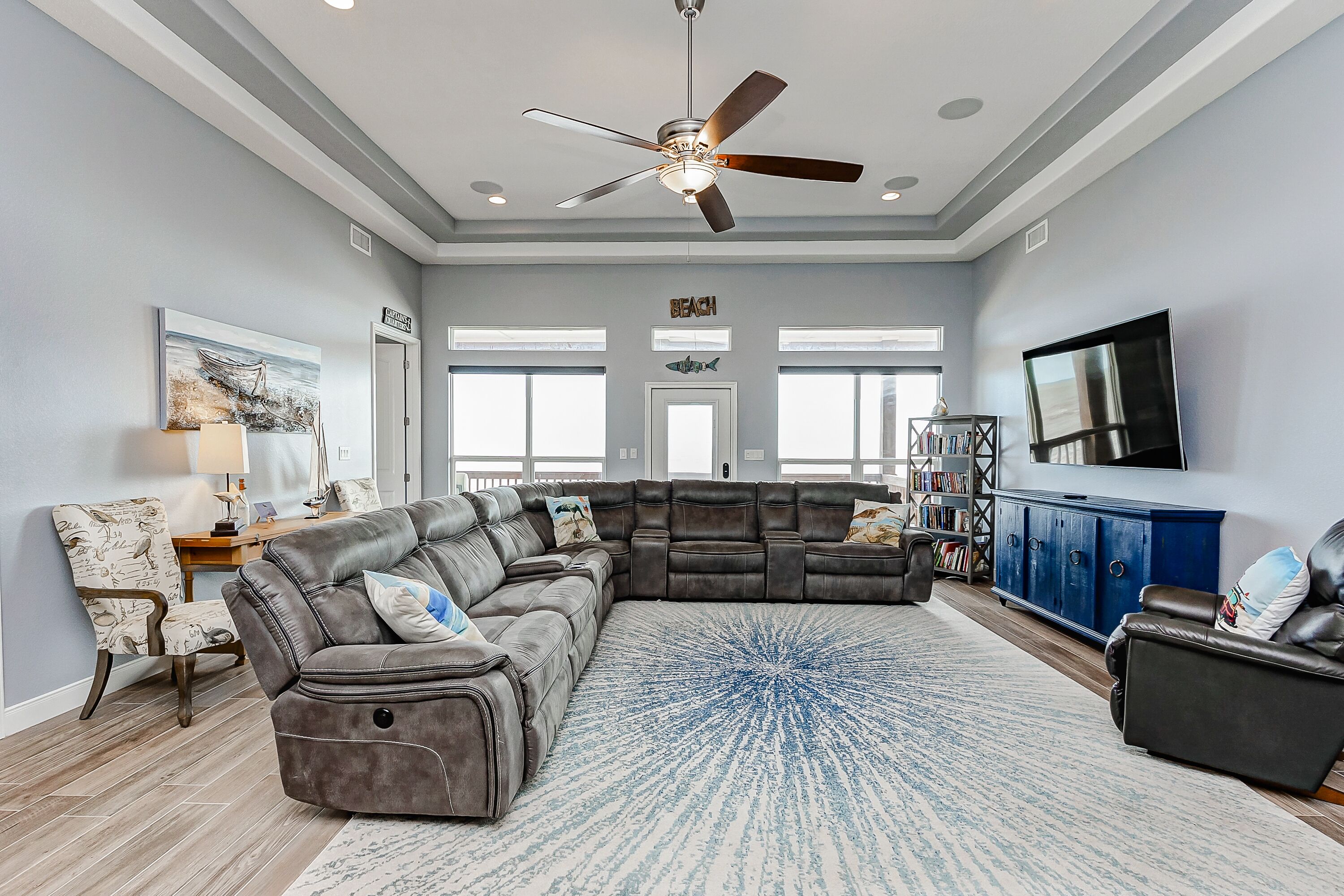 Sleep 26 @ Beachfront w Pools