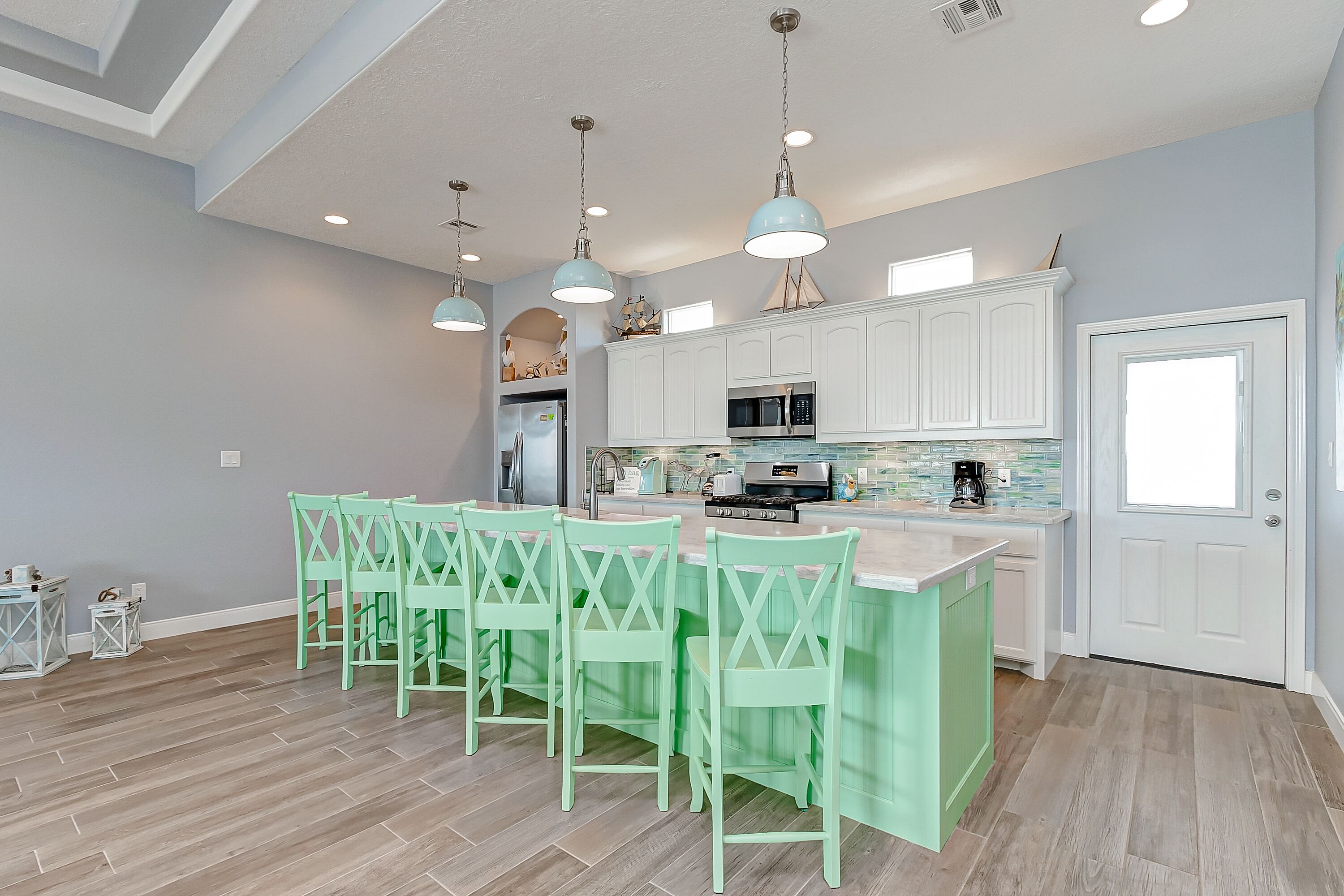 Sleep 26 @ Beachfront w Pools