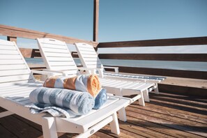 Property grounds - Family Winter Retreat w/ Private Pool On Beach v (Gilchrist)