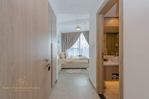 Deluxe Apartment | 2 bedrooms, individually decorated, iron/ironing board, free WiFi