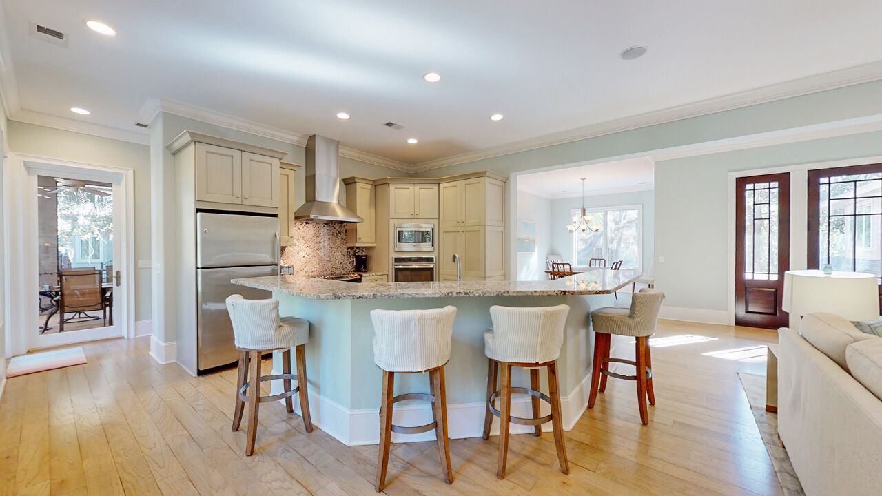 Large Six Bedroom Custom-Built Home with Private Pool!