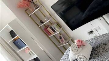 1 bedroom, iron/ironing board, free WiFi, bed sheets