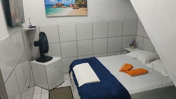 Quarto standard | 1 quarto, individualmente decorados, espaço de trabalho para notebook