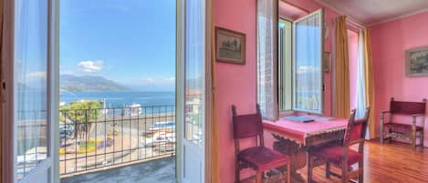 Family Apartment, Multiple Bedrooms, Lakeside (Il Porticciolo Stresa Stunning Lake) | Interior