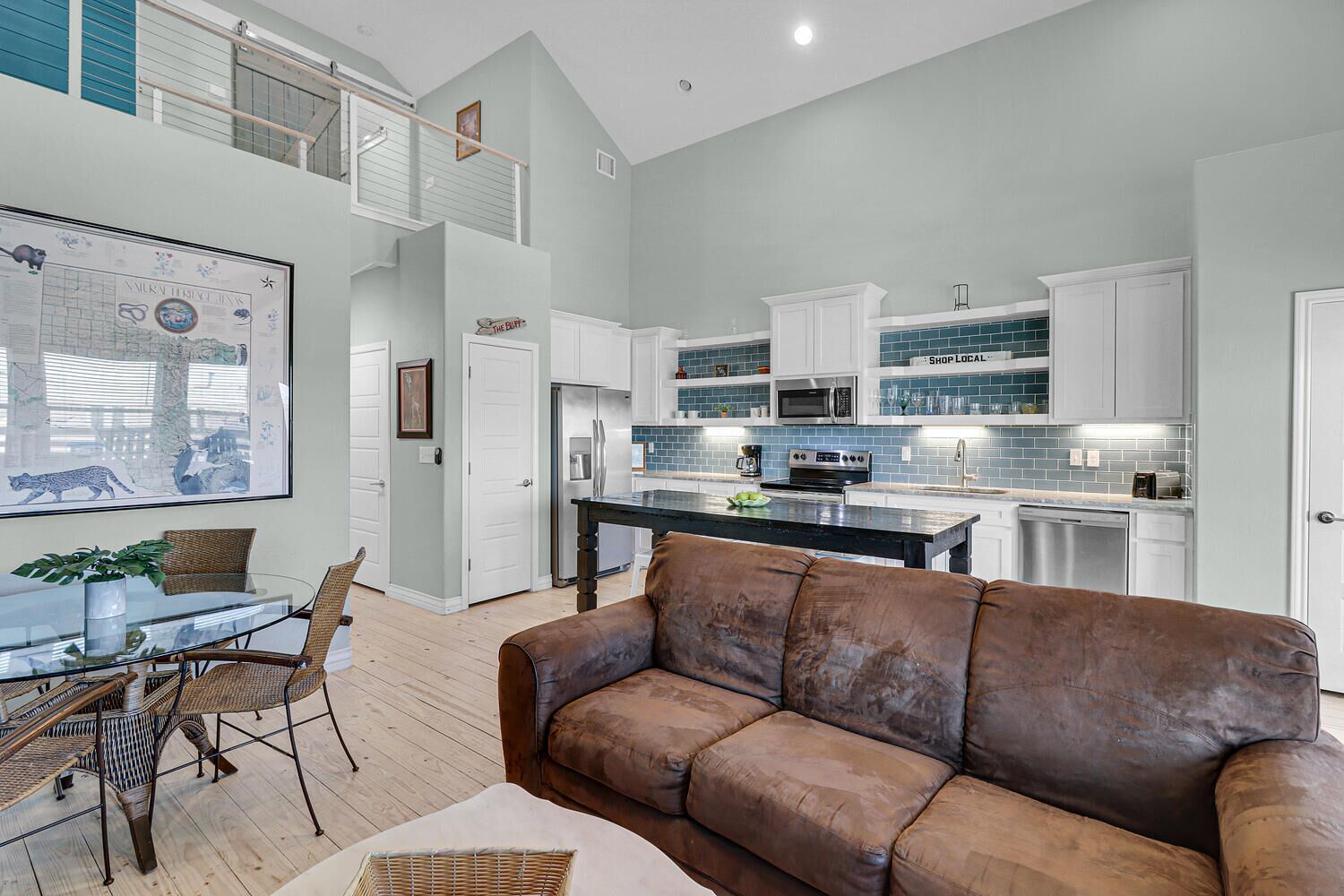 Brand New 3/3! Private fishing pier with dock space! Pool! AMAZING Views!