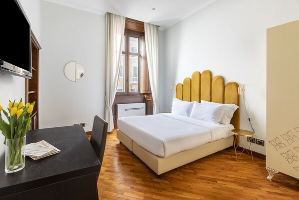 2 Schlafzimmer, Schreibtisch, Bügeleisen/Bügelbrett, Reisekinderbett