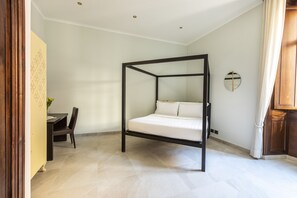 2 bedrooms, desk, iron/ironing board, travel crib