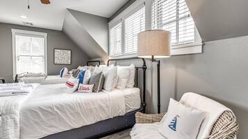 2 bedrooms, iron/ironing board, WiFi, bed sheets