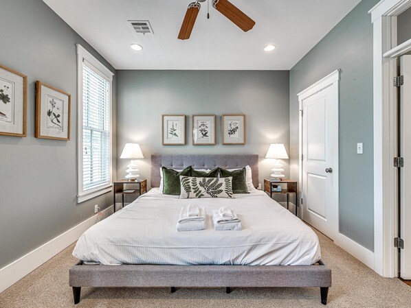 2 makuuhuonetta, silitysrauta/-lauta, Wi-Fi, vuodevaatteet