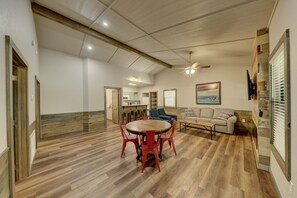 Smart TV, fireplace, ping pong