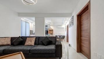 Deluxe Apartment | Living area