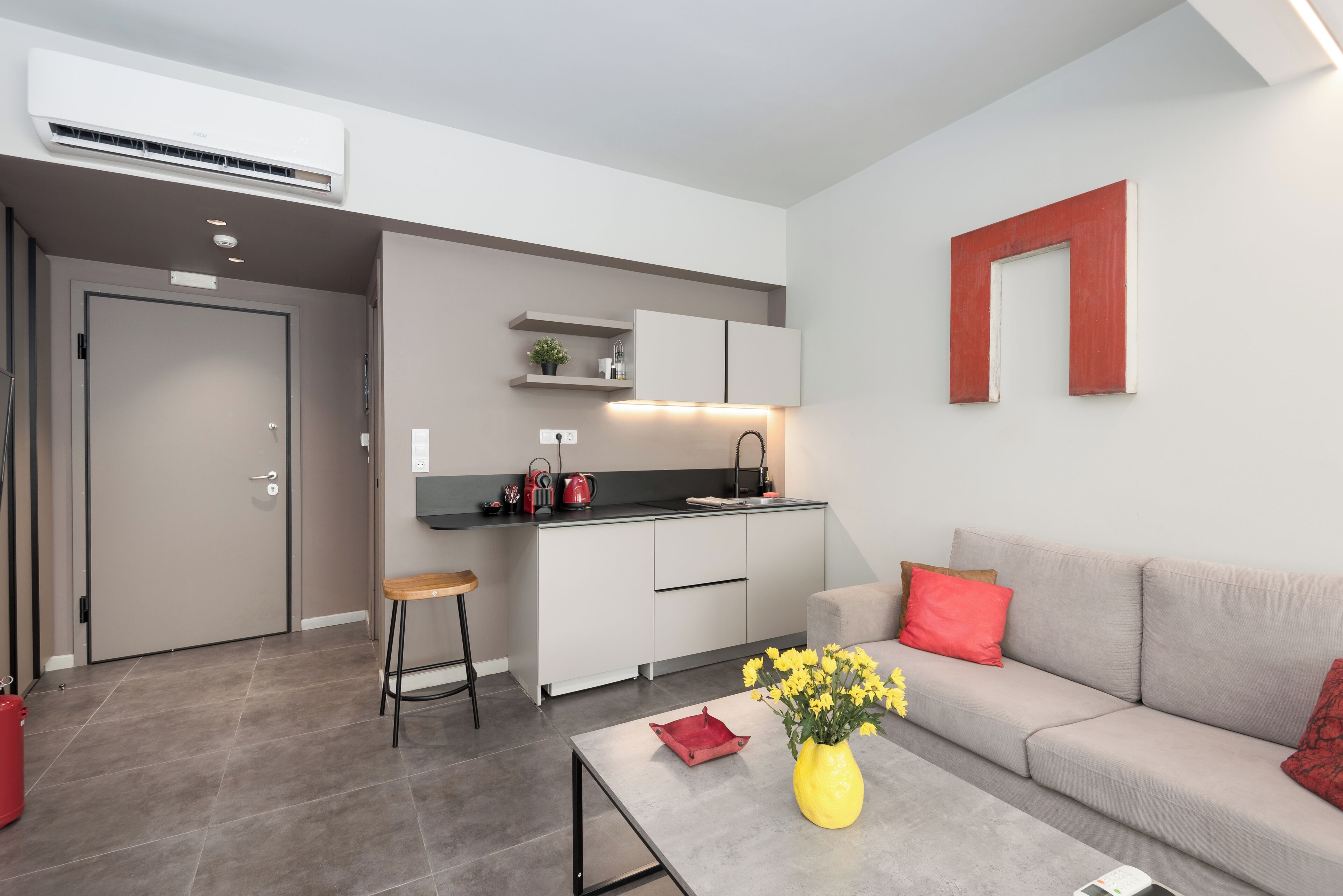 Superior Suite | Private kitchenette | Espresso maker, coffee/tea maker, mini-fridge, microwave