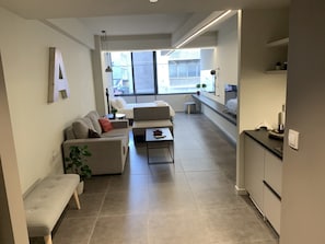 Deluxe Quadruple Room | Premium bedding, down comforters, individually decorated - M17 Studios & Suites (Athens)