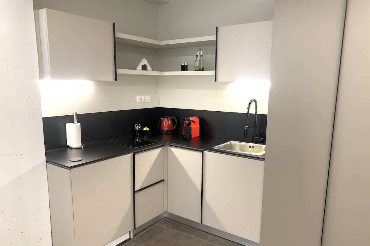 Superior Double Room | Private kitchen | Mini-fridge, microwave, stovetop, espresso maker