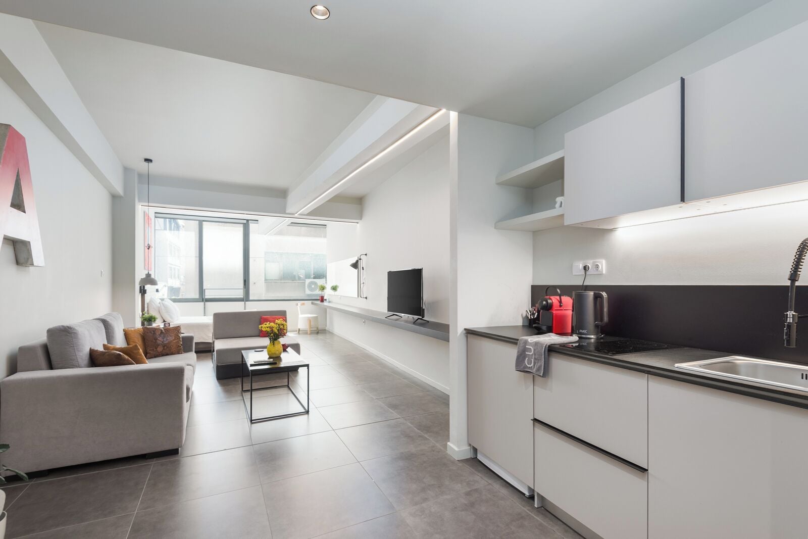 Deluxe Suite | Private kitchenette | Espresso maker, coffee/tea maker, mini-fridge, microwave
