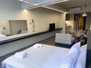 华丽四人房 | 高档床上用品、羽绒被、特色装修、特色家居