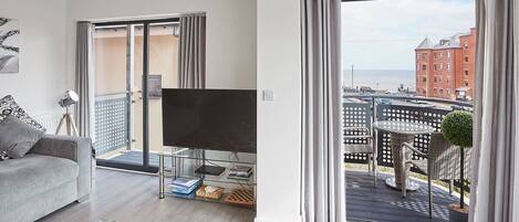 Tv, dvd-spelare och kontor