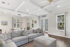 TV - Dog-Friendly! 30A Beaches! Community Pool! 4 Adult Bikes! (Santa Rosa Beach)