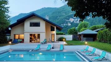 Piscine extérieure, piscine chauffée