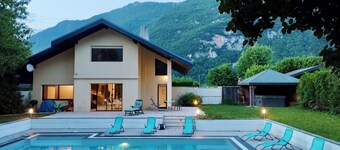 Villa Armonia – 5★ with Heated Pool, Hot Tub & Garden by Lake Annecy