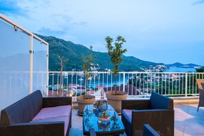 Villa (Three Bedroom Villa with Swimming Poo) | Terrace/patio