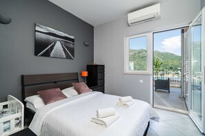 Villa (Three Bedroom Villa with Swimming Poo)
