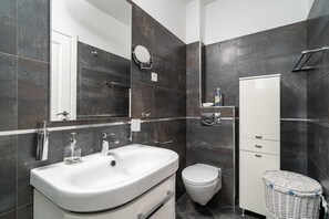 Villa (Three Bedroom Villa with Swimming Poo) | Bathroom