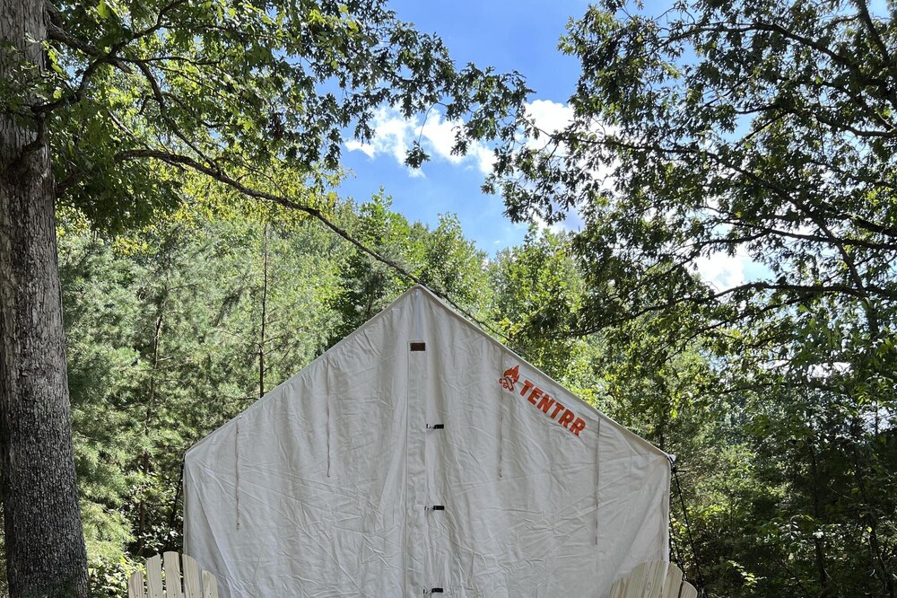 Tentrr Signature Site - Jeb's Escape- The Camp at Dearsville