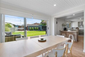 Dining - 1 Bowley Street, Goolwa Beach (Goolwa Beach)