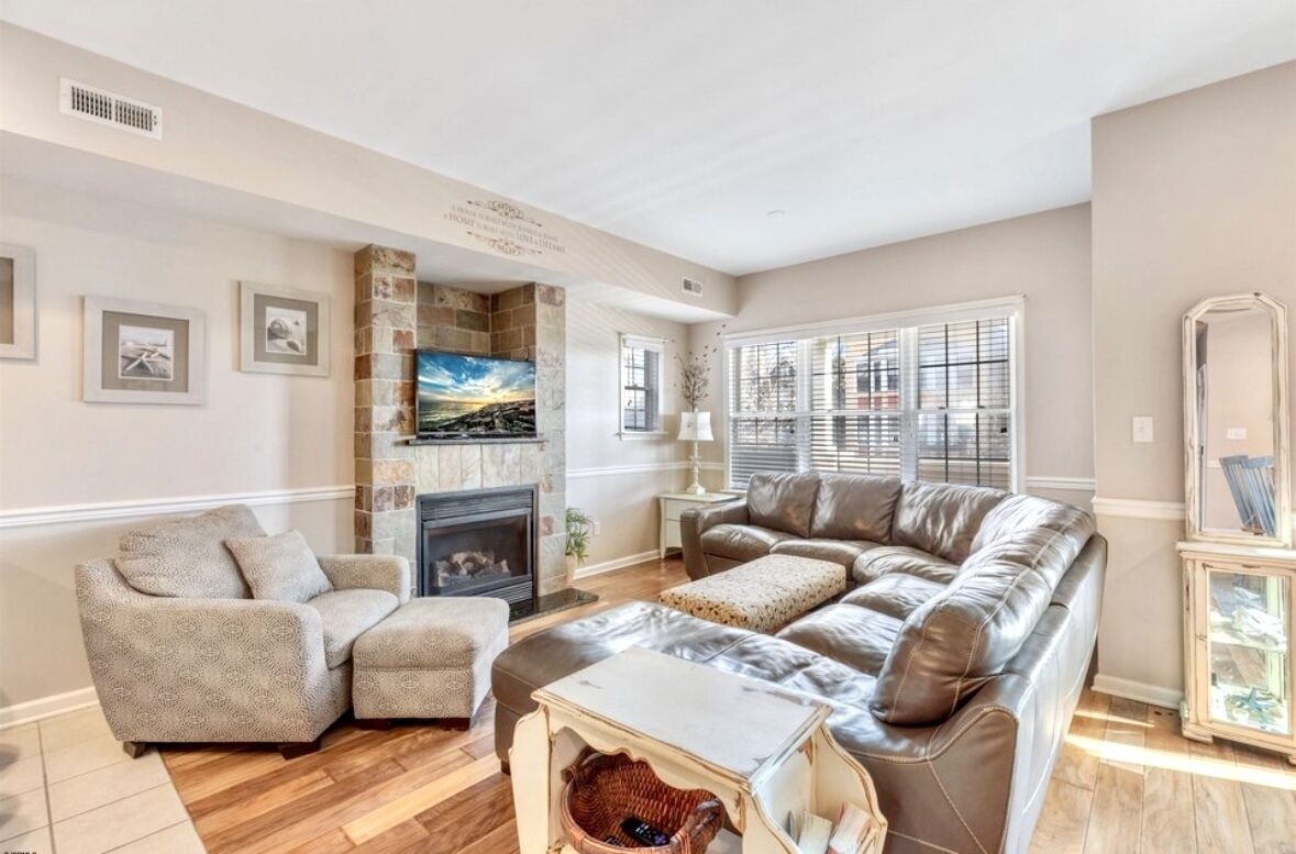 A+ Location!!! Right in the heart of OC. Walk to absolutely everything!!!