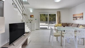 Smart-TV og peis