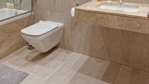 Luxury Apartment | Bathroom