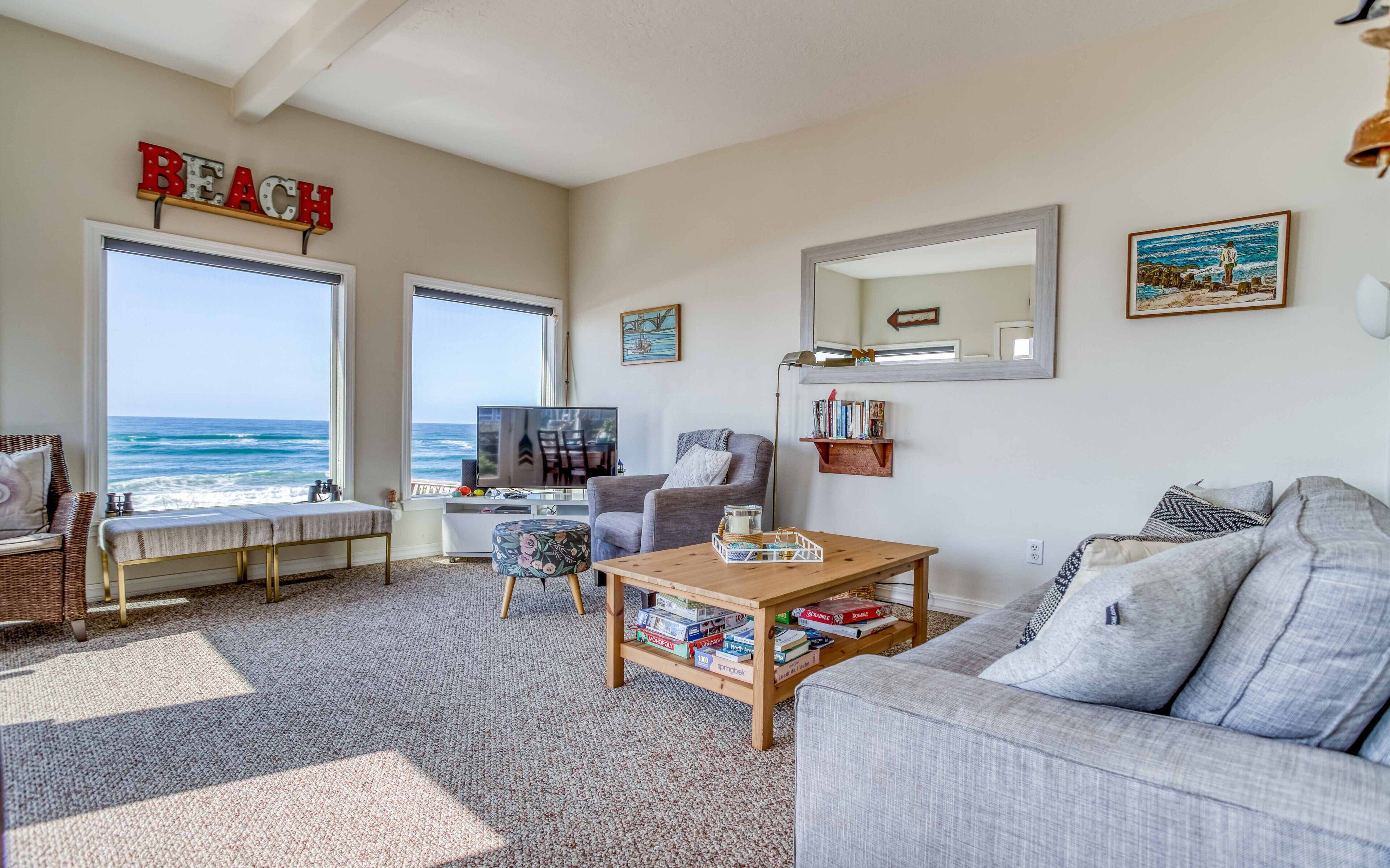 Sweet Gleneden Beach Oceanfront Single-Level has Big Windows, Beach Access!
