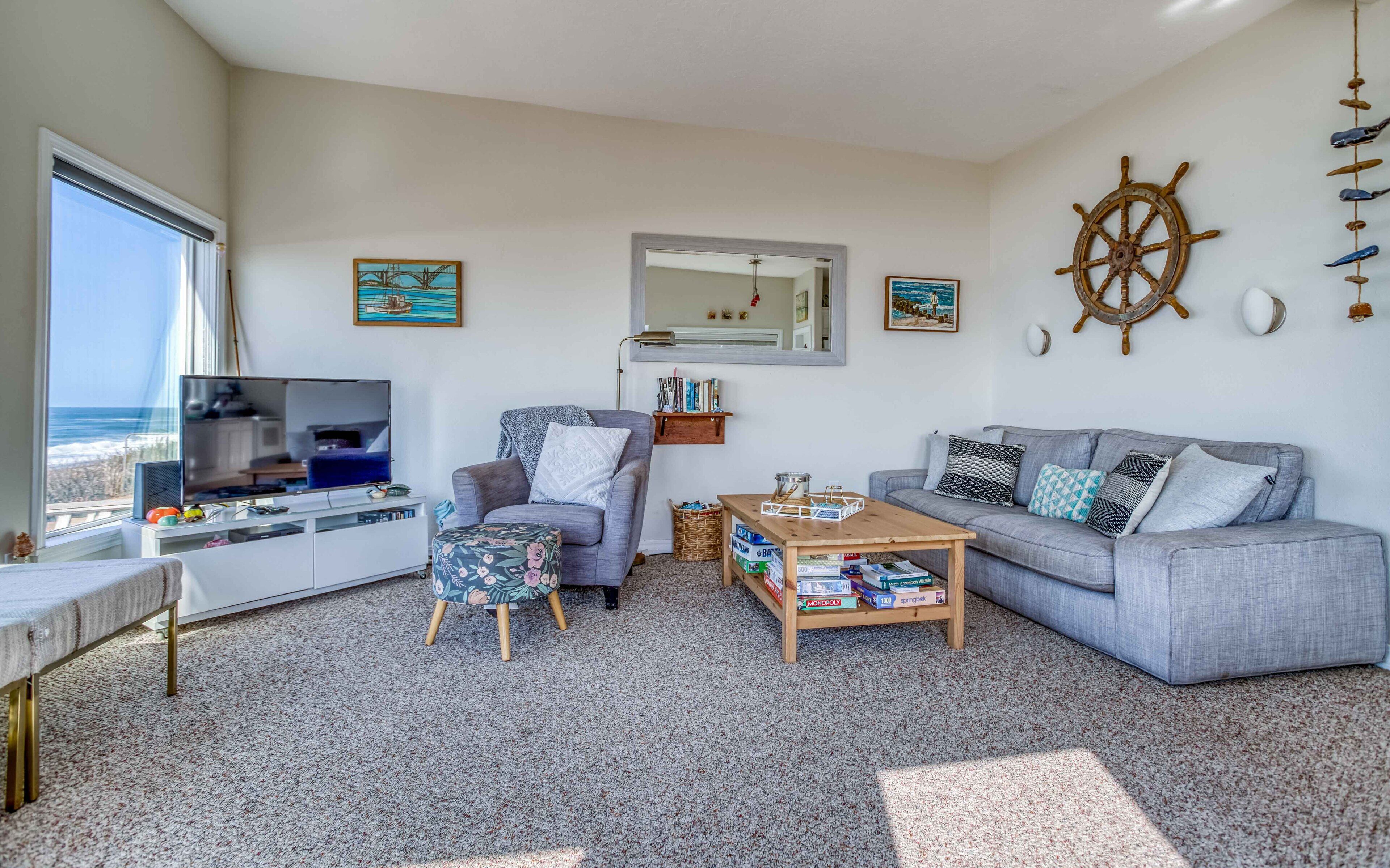 Sweet Gleneden Beach Oceanfront Single-Level has Big Windows, Beach Access!
