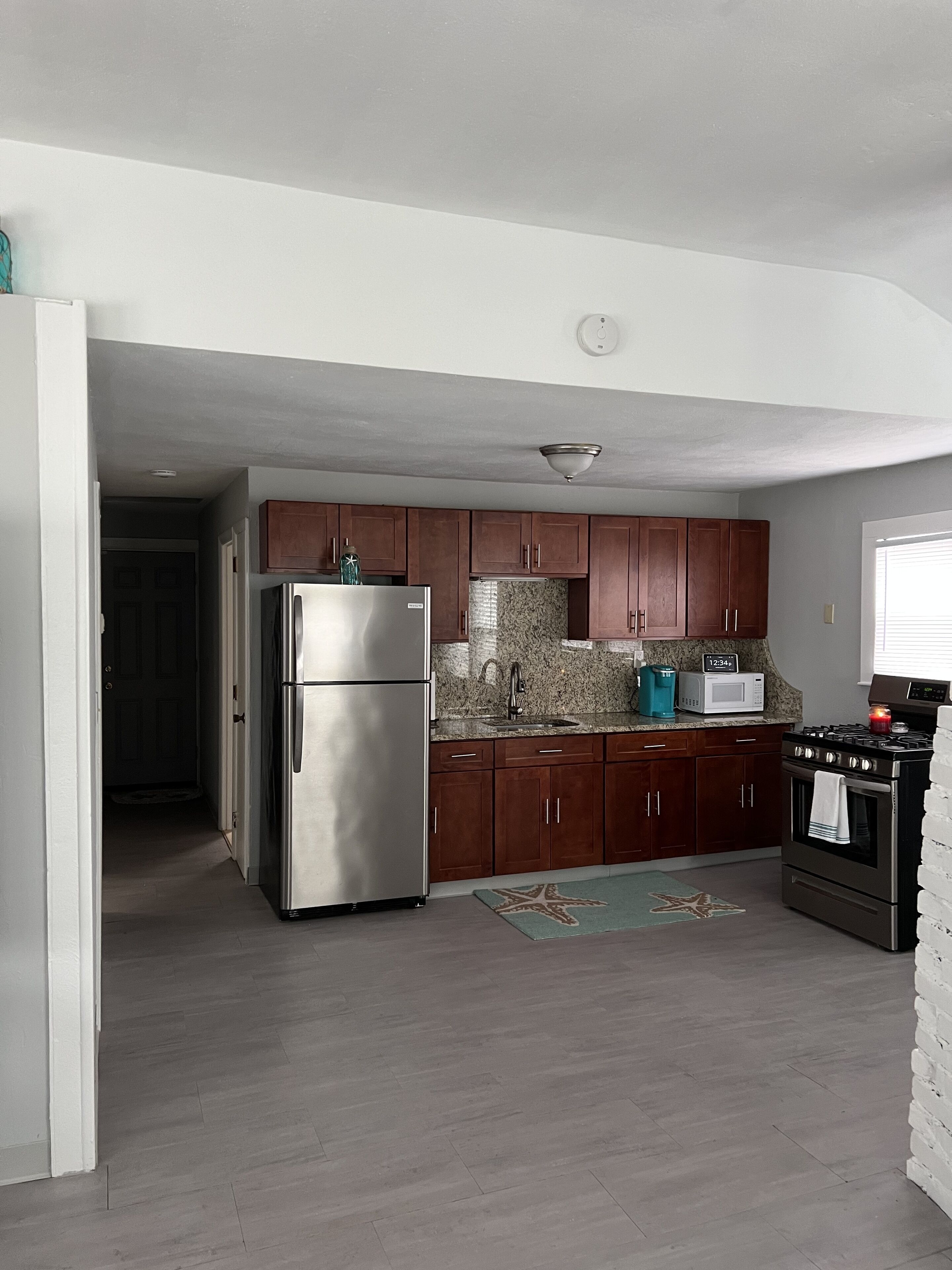 Walk to the Beach! Two bedroom cottage in Swifts Beach community.