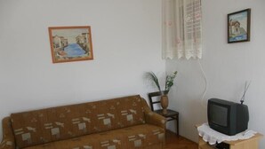 Unclassified image, 5 of 10, button - Apartment in center of Malinska (Malinska)