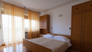 Unclassified image, 2 of 5, button - Apartment in center of Malinska (Malinska)