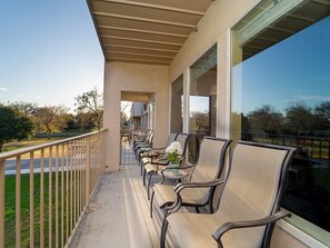 Condo, 2 Bedrooms | Property grounds