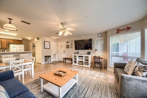 Condo, 2 habitaciones | Área de sala de estar